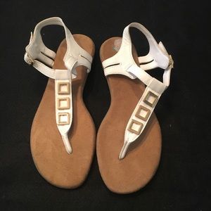 EUC Aerosoles White Sandal